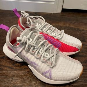 Reebok Sneakers Womens Size 8.5 - Never worn